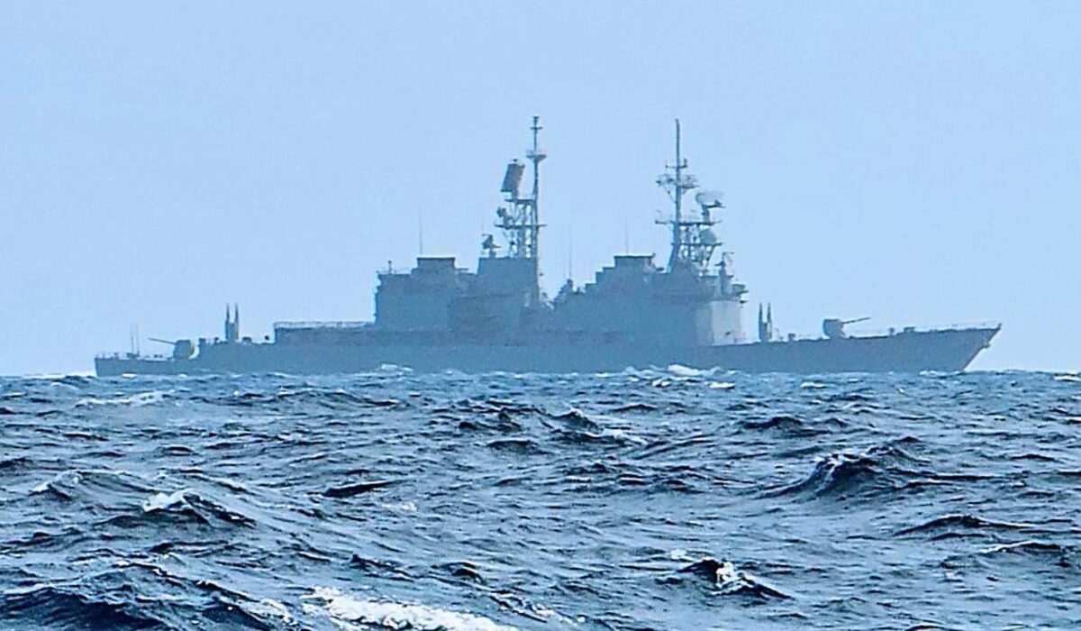 Taiwan Detects 8 Chinese Naval Ships Encircling Their Parameters