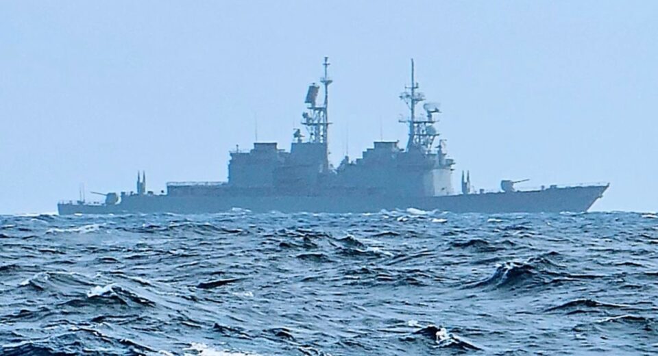 Taiwan Detects 8 Chinese Naval Ships Encircling Their Parameters